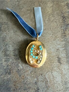 Antique locket gold tone